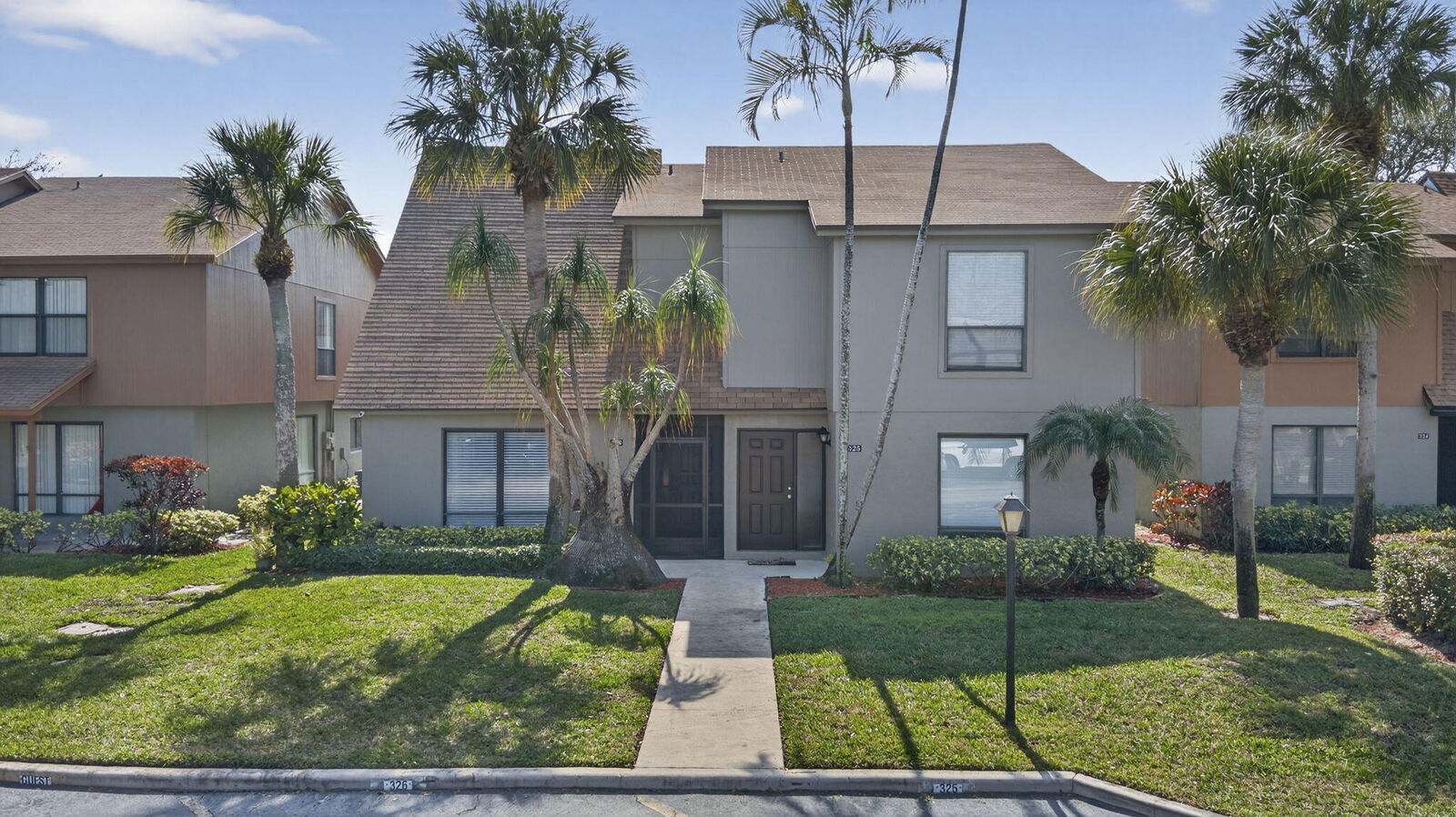 Property Photo: 326 Sandtree Drive FL 33403