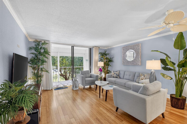 Property Photo:  5250 Las Verdes Circle 313  FL 33484 