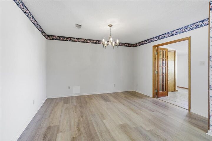 Property Photo: 1108 Lakeridge Lane LA 70605