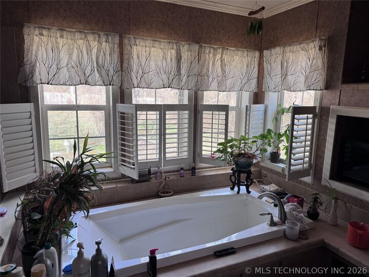 Property Photo:  17603 E Meadow Lane  OK 74017 