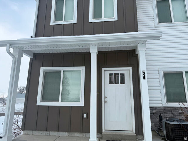 Property Photo: 54 W 460 N UT 84335