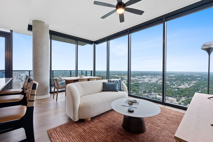 Property Photo: 84 East Avenue 1904 TX 78701