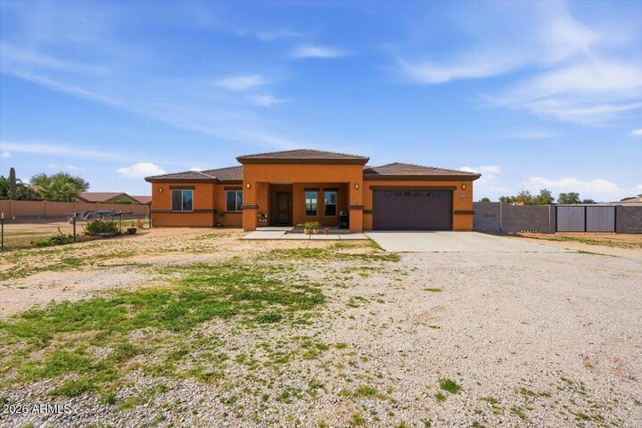 Property Photo: 7124 S 257th Drive AZ 85326