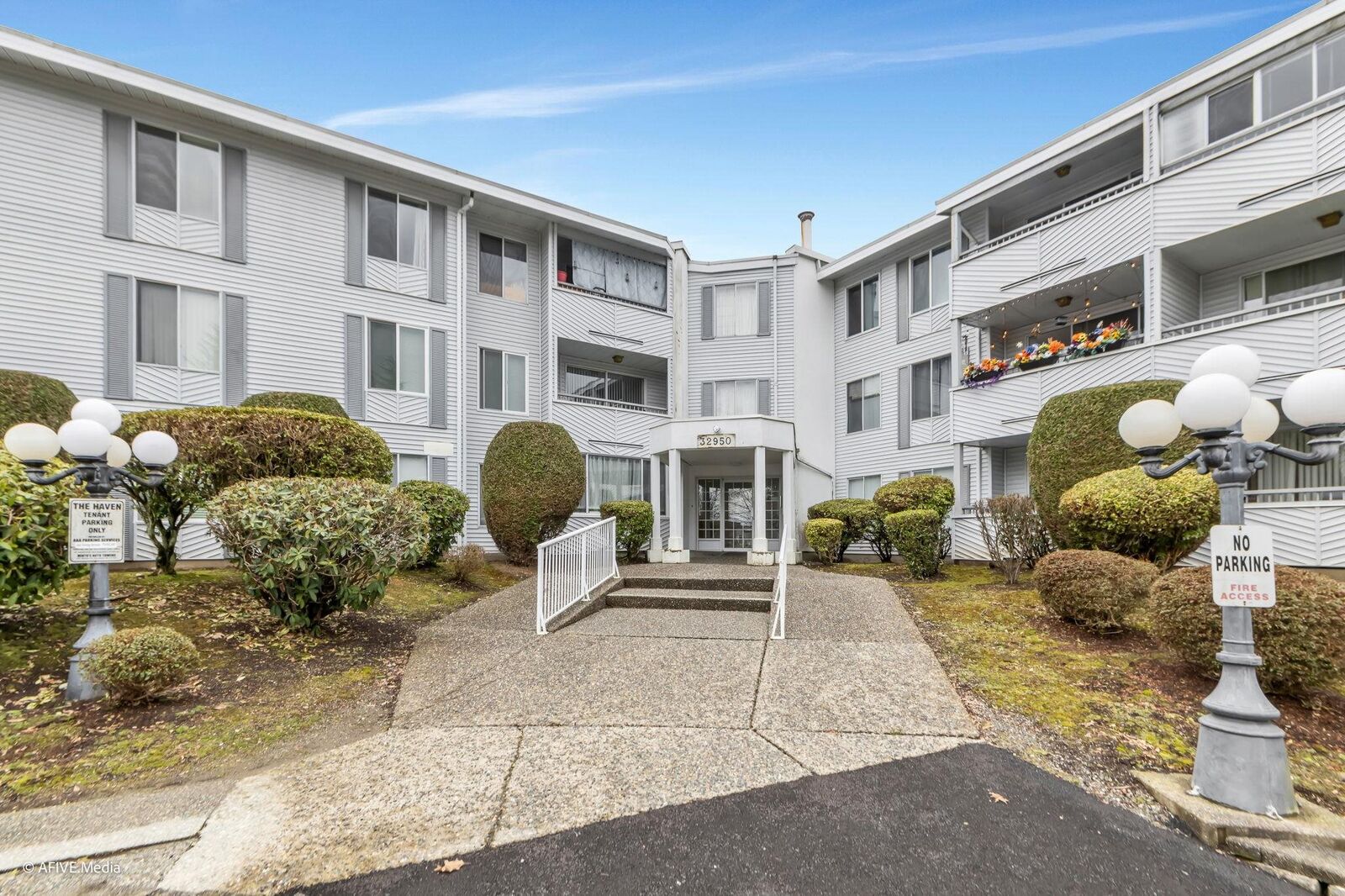 Property Photo:  32950 Amicus Place 204  BC V2S 6G9 