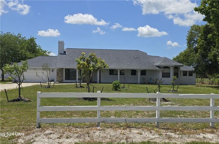 Property Photo:  1330 Purple Martin Dr  FL 34120 