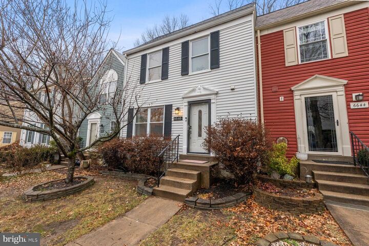 Property Photo: 6646 Rockleigh Way VA 22315