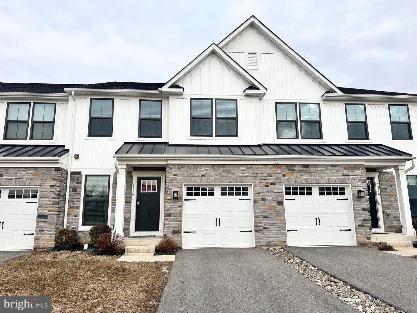 Property Photo: 7906 Milltown Circle PA 19012