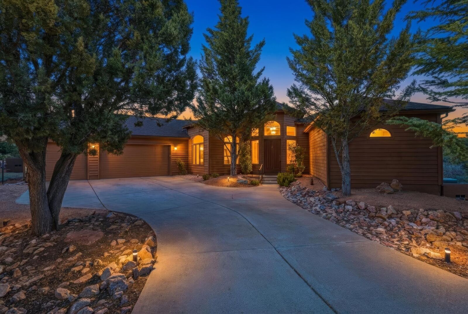 Property Photo:  2802 E Golden Rod Circle  AZ 85541 