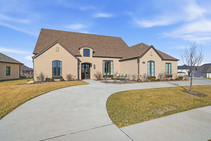 Property Photo: 2825 Rivington Dr MO 65203