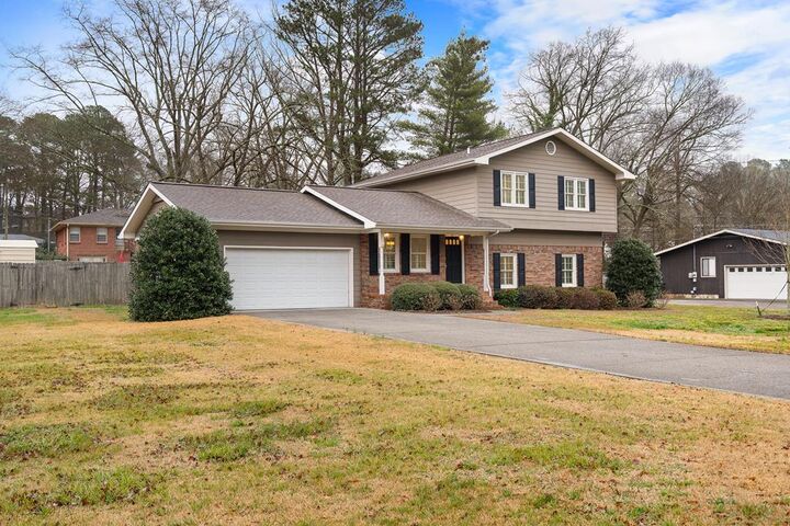 Property Photo: 911 Brookwood Drive GA 30720