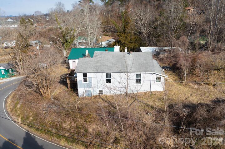 Property Photo: 117 Lookout Road NC 28804