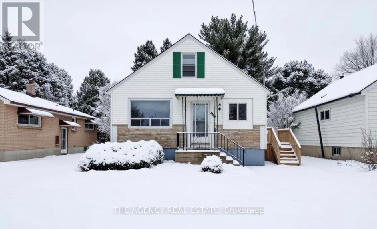 Property Photo:  489 Salisbury Street  ON N5Y 3B4 