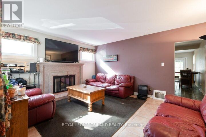 Property Photo:  40 St George Street  ON N5P 2L1 