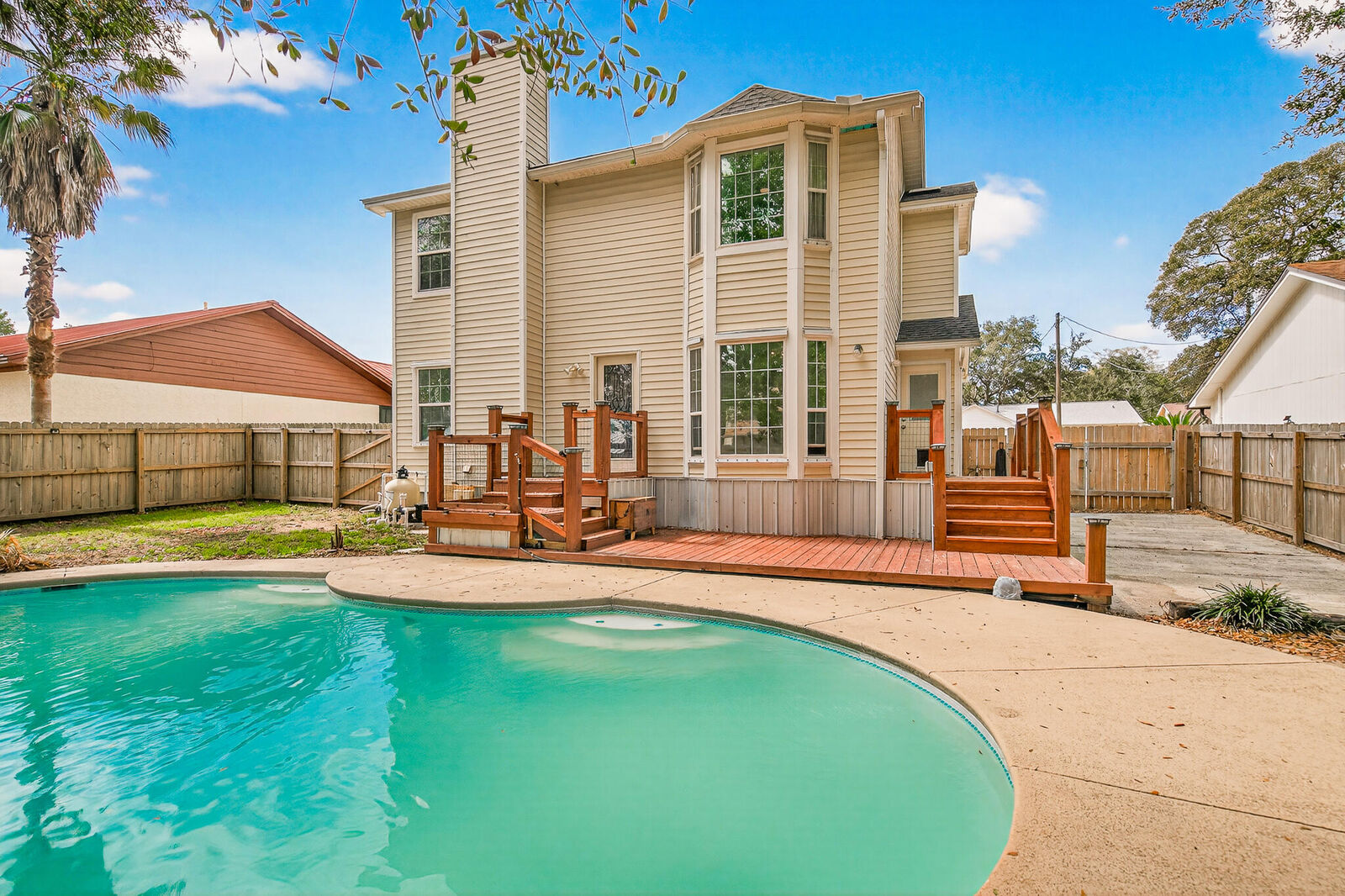 Property Photo:  507 Matthew Street  FL 32578 