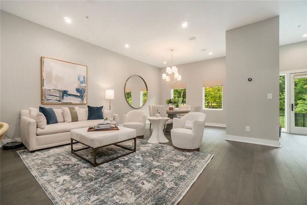 Property Photo: 1099 North Avenue NE 14 GA 30307