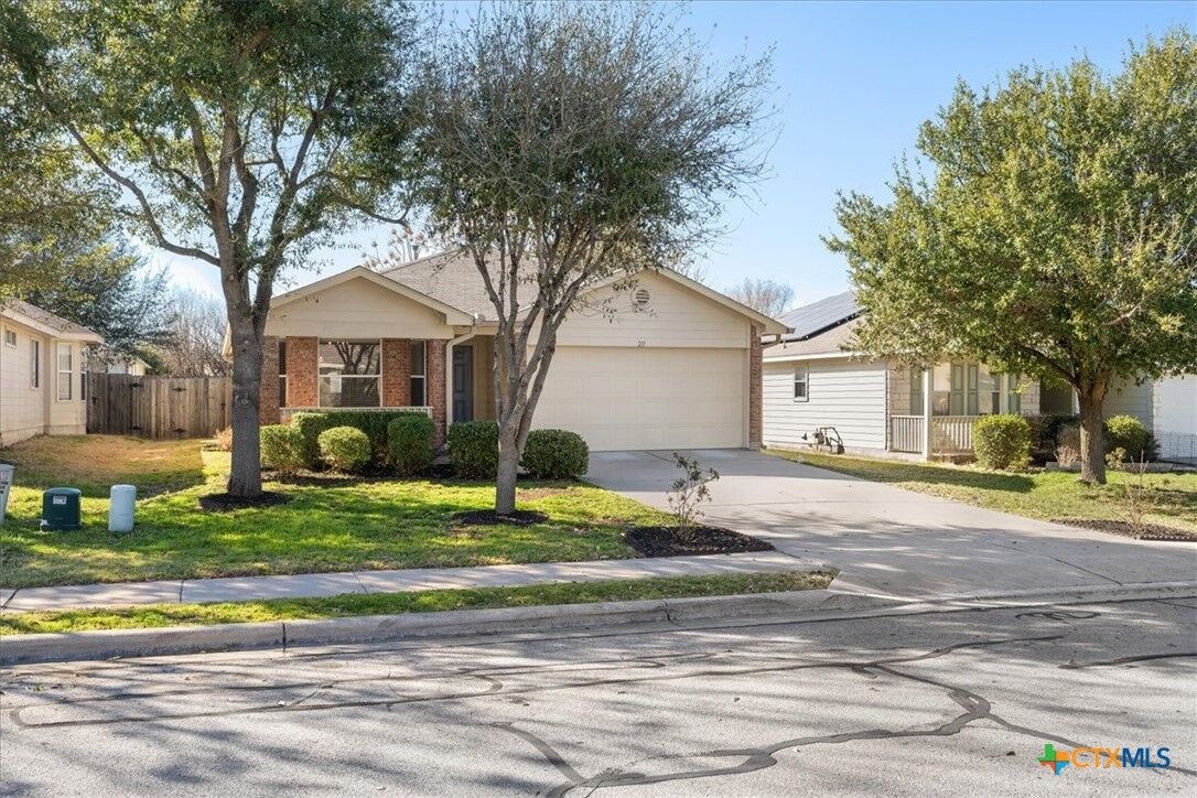 Property Photo: 211 Tolcarne Drive TX 78634