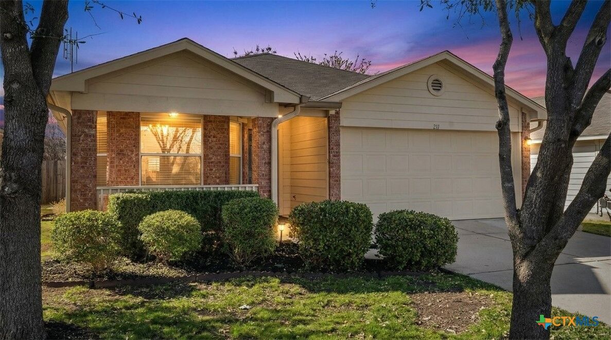 Property Photo: 211 Tolcarne Drive TX 78634