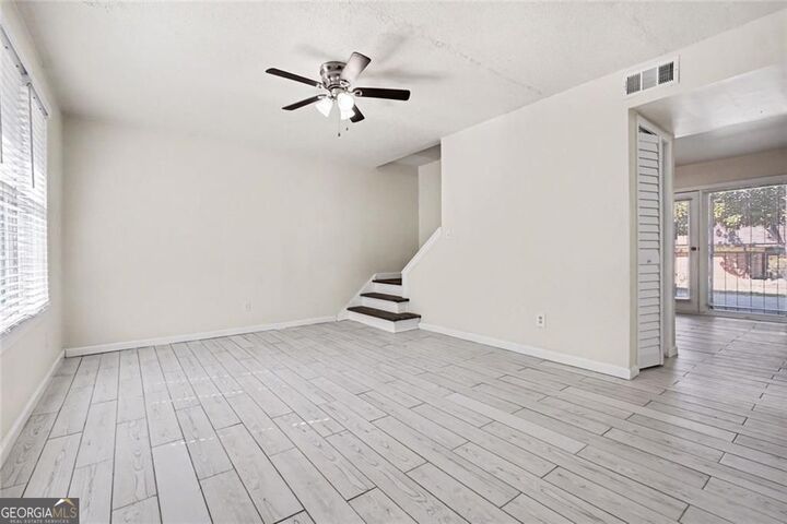 Property Photo:  233 SW Peyton Place SW  GA 30311 