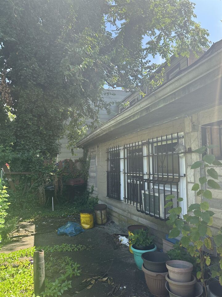 Property Photo:  386 Union St  NJ 07304 