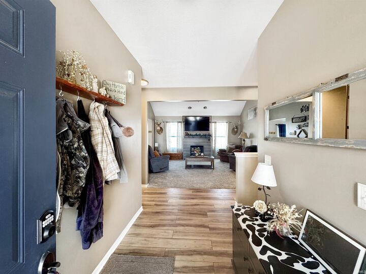 Property Photo: 1366 W Glenview Court IN 46725