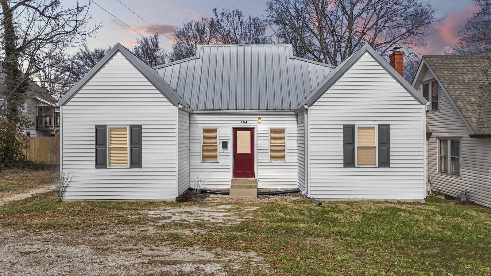 Property Photo:  754 E Main Street  KY 40601 