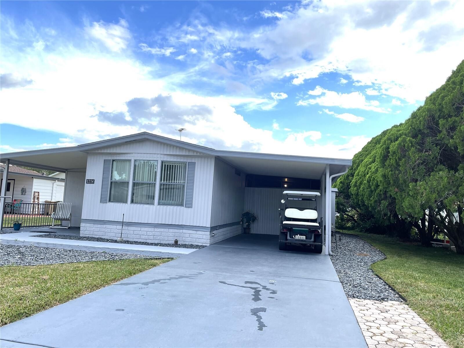 Property Photo:  1214 Dustin Drive  FL 32159 
