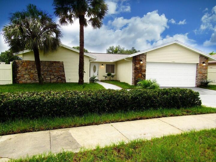 Property Photo:  132 Sagewood Court  FL 32703 