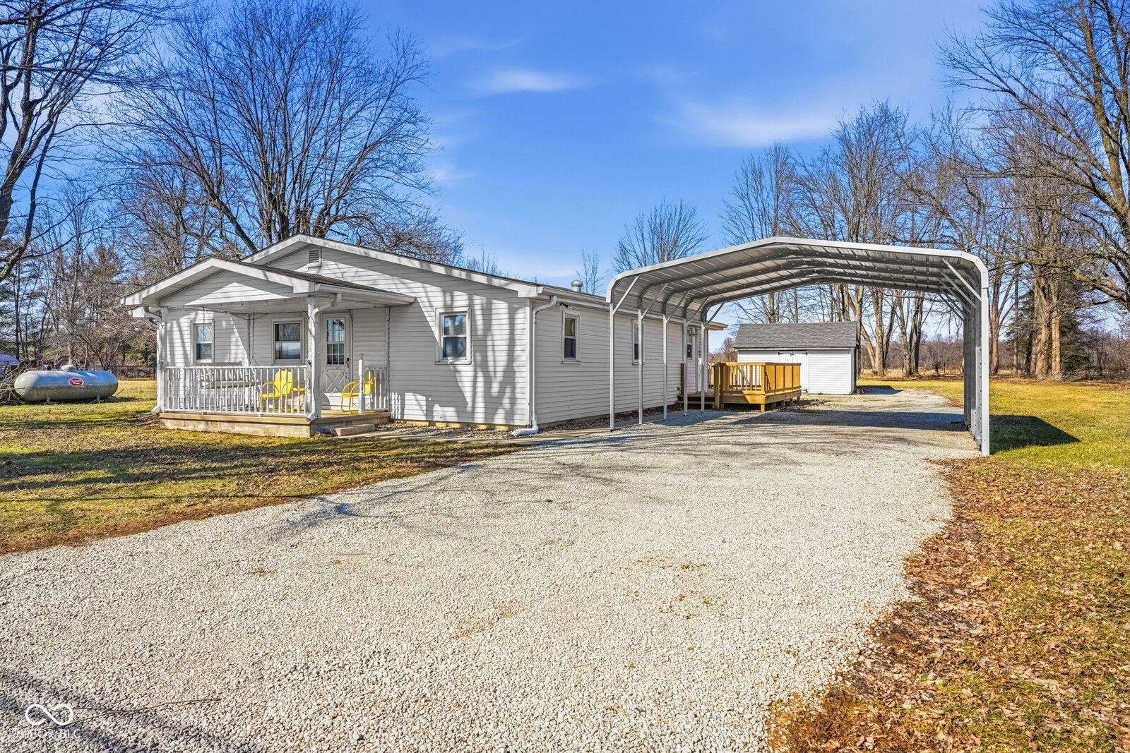 Property Photo:  1070 W 550 S  IN 47201 