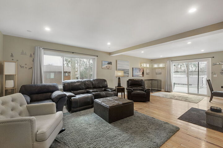 Property Photo: 905 Grand Boulevard IL 60084