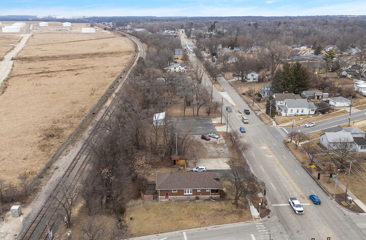 Property Photo:  107 S State Street  IL 60441 