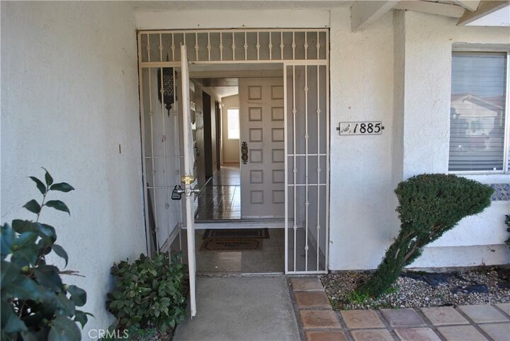 Property Photo:  1885 Silver Oak Way  CA 92545 