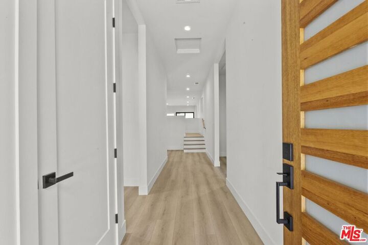 Property Photo:  521 N Martel Avenue  CA 90036 