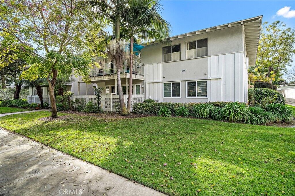 Property Photo:  256 Calle Aragon D  CA 92637 