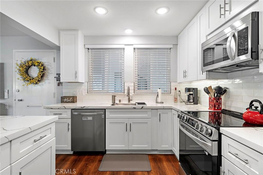 Property Photo:  256 Calle Aragon D  CA 92637 