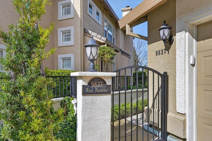 Property Photo:  9837 Villa Francisco Lane  CA 95746 