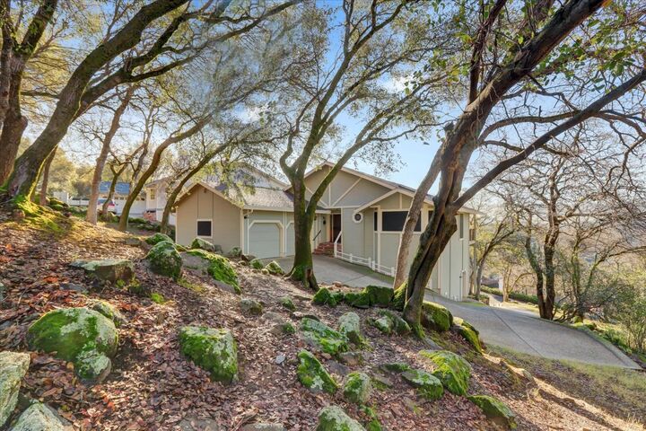 Property Photo: 17572 Long Branch Court CA 95946