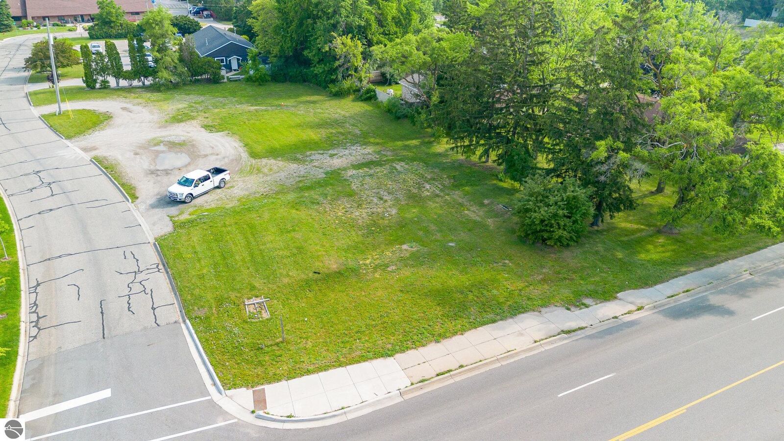 Property Photo:  915 E Broomfield Road  MI 48858 