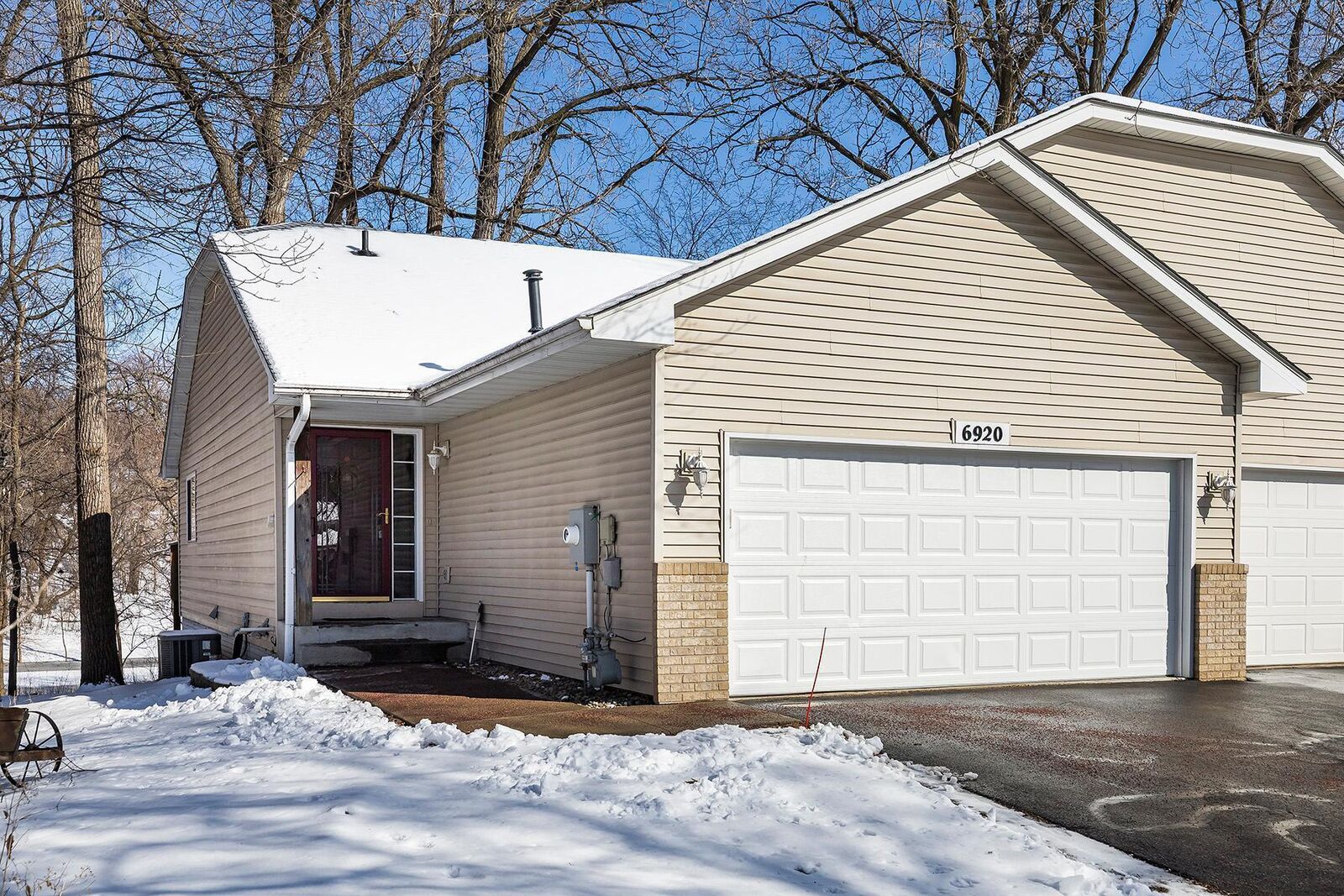 Property Photo: 6920 42nd Avenue N MN 55427