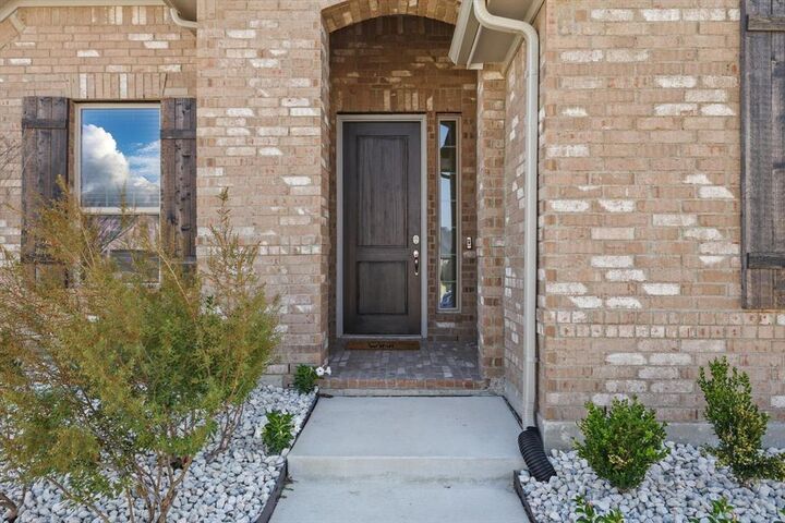 Property Photo:  1820 Climbing Court  TX 76226 