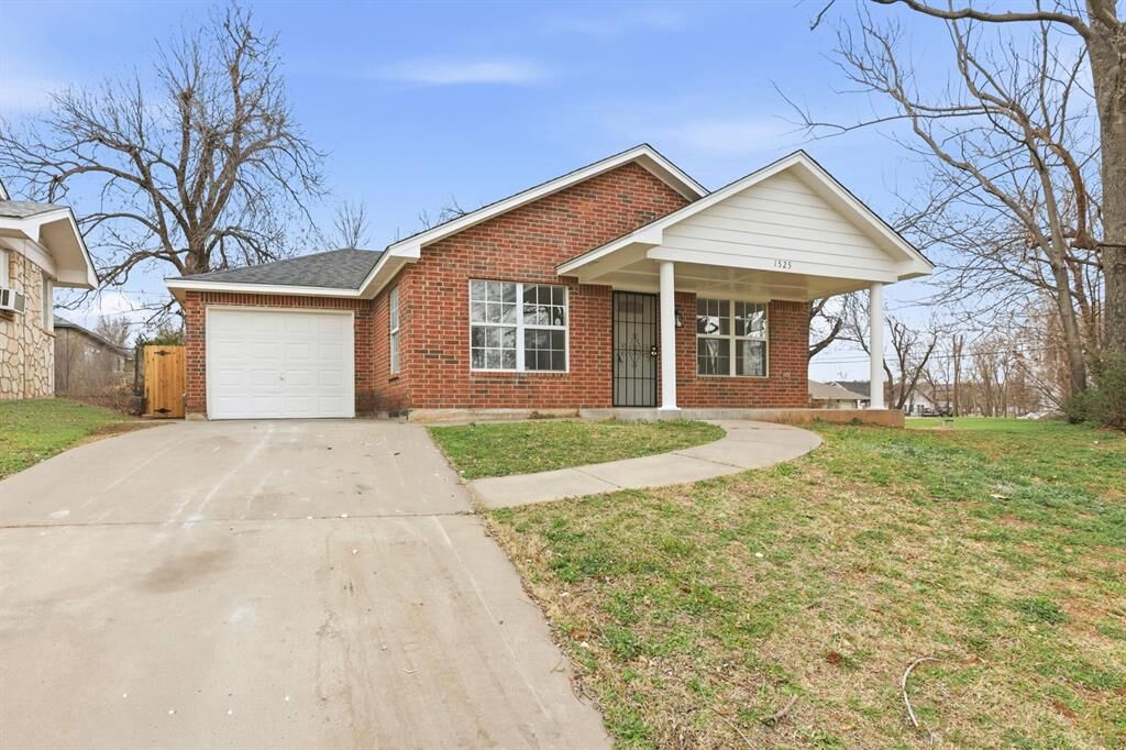 Property Photo: 1525 NE 8th Street OK 73117