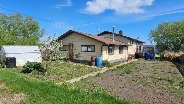 Property Photo: 4618 Westminster Avenue AB T0C 1C0