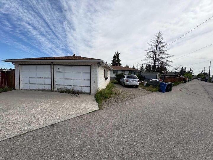 Photo de la propriété:  35 Penworth Place SE  AB T2A 4G4 