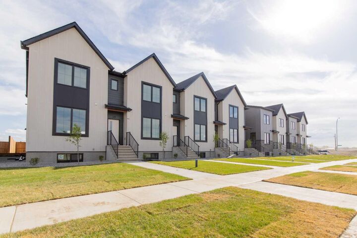 Property Photo: 2815 16 Avenue AB T1M 0G9