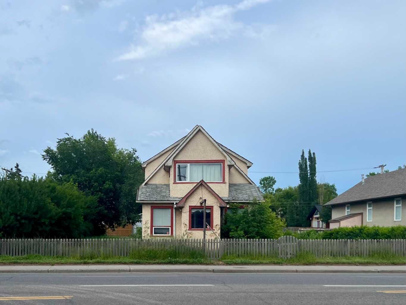 Property Photo: 1312 Edmonton Trail NE AB T2E 3K7