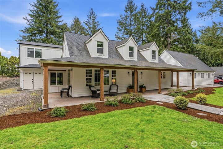 Property Photo:  128  Arbor Lane  WA 98632 