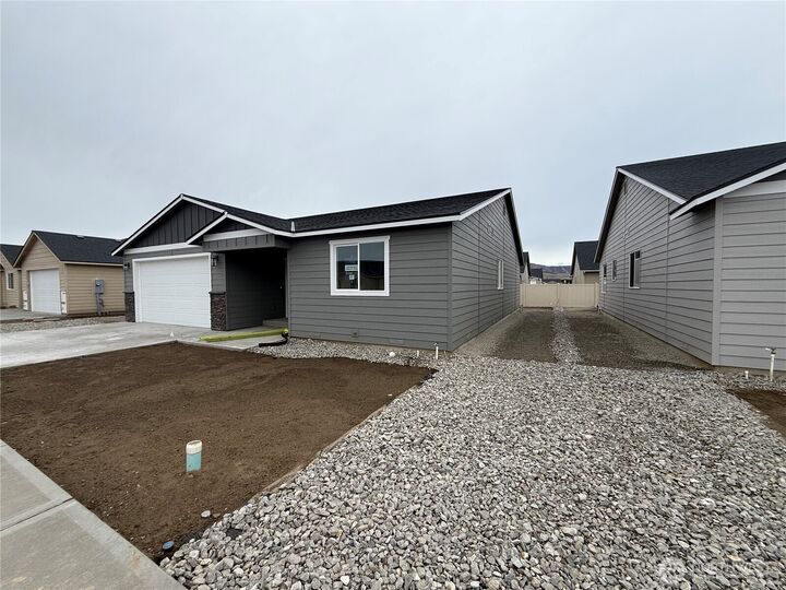 Property Photo:  104  Salmon Drive  WA 98801 