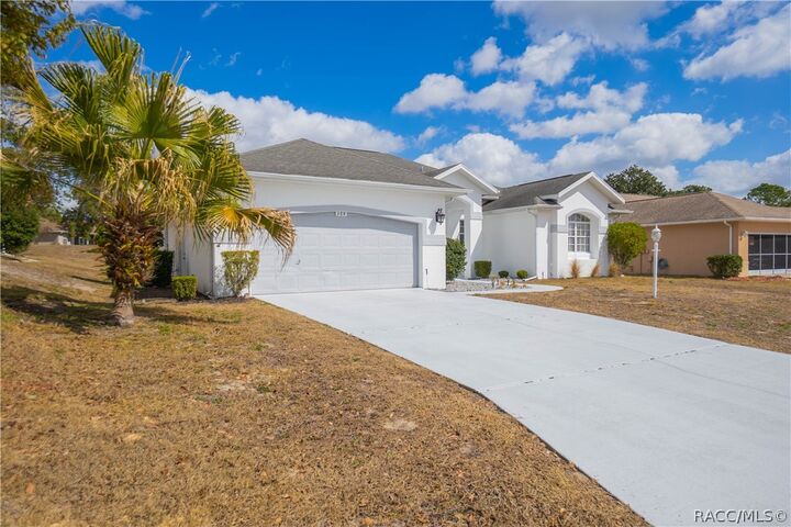 Property Photo:  389 W Hillmoor Lane  FL 34465 