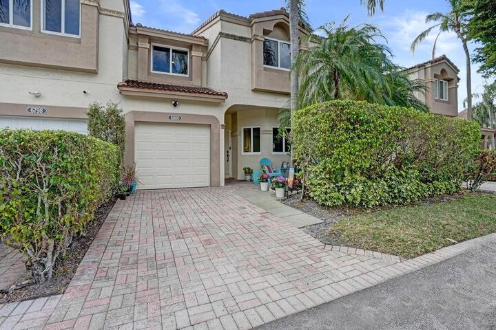 Property Photo:  6800 Via Regina  FL 33433 