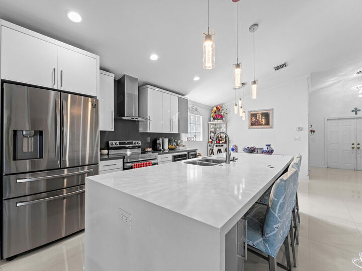 Property Photo:  181 SW 203rd Avenue  FL 33029 