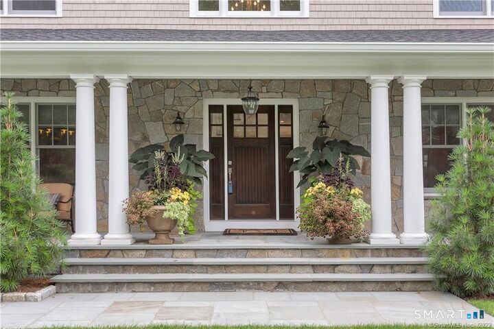 Property Photo:  21 Ravenglass Drive 21  CT 06903 